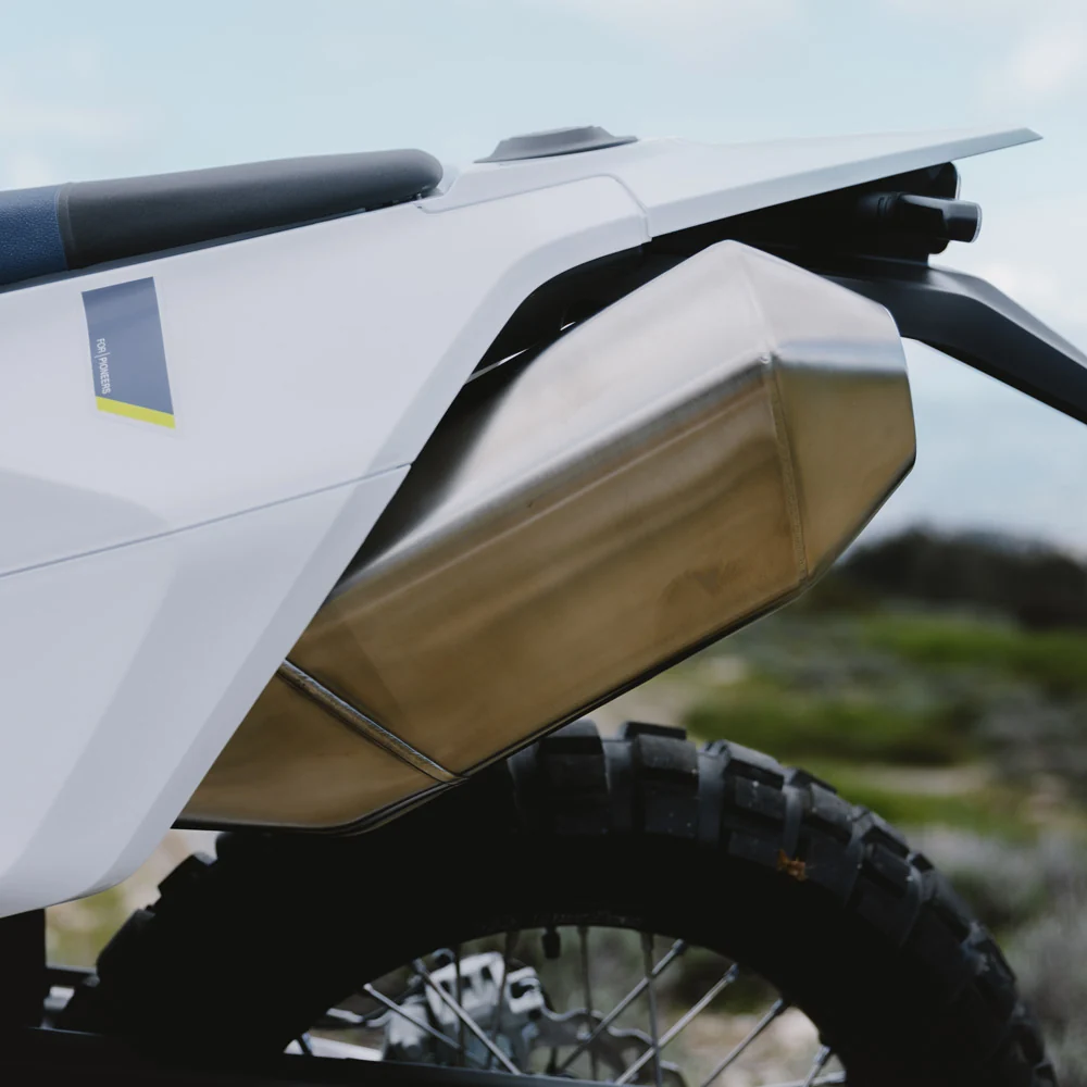 Escape — Husqvarna 701 Enduro