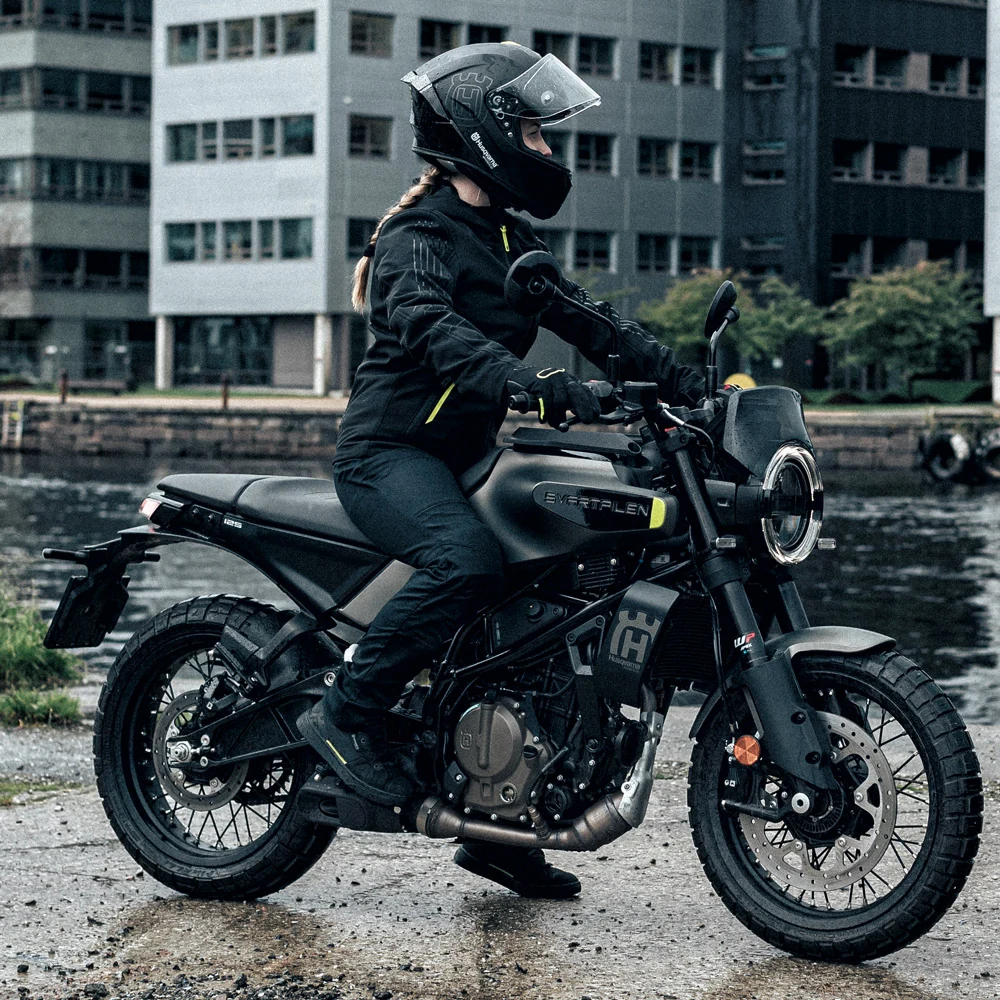 Ergonomia — Husqvarna Svartpilen 125