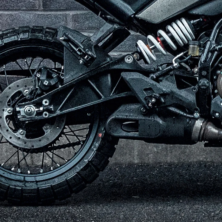 Braço oscilante — Husqvarna Svartpilen 125