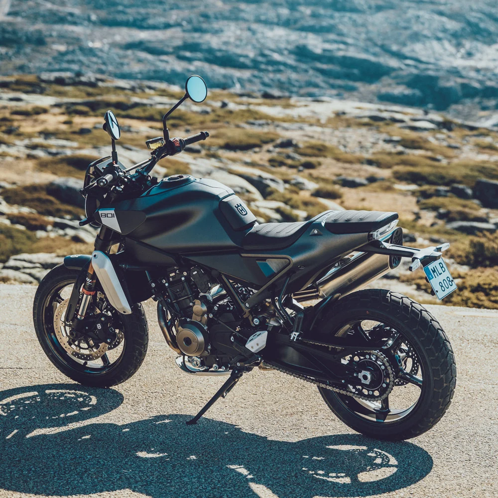 Ergonomia — Husqvarna Svartpilen 801 L