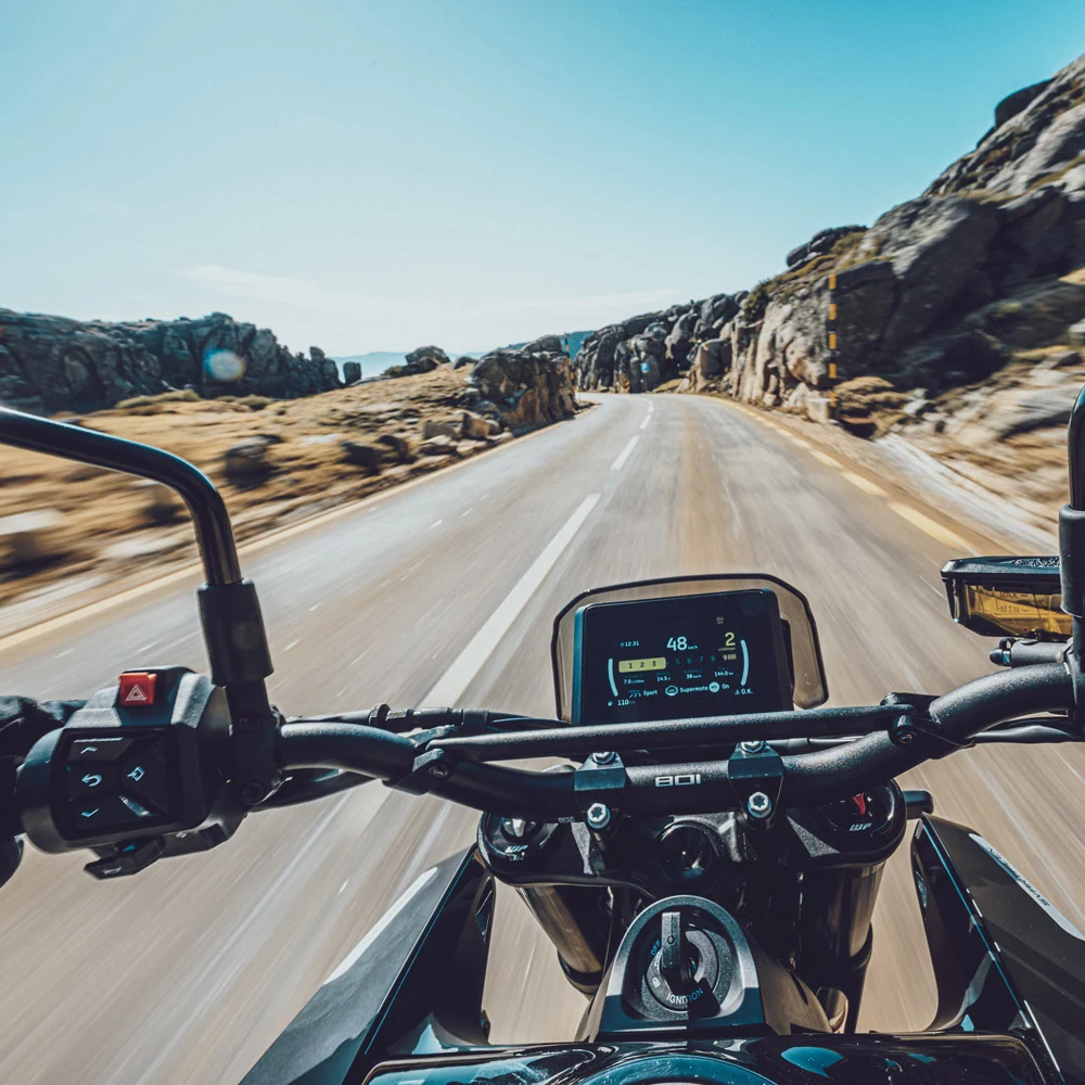 Modos de condução — Husqvarna Svartpilen 801