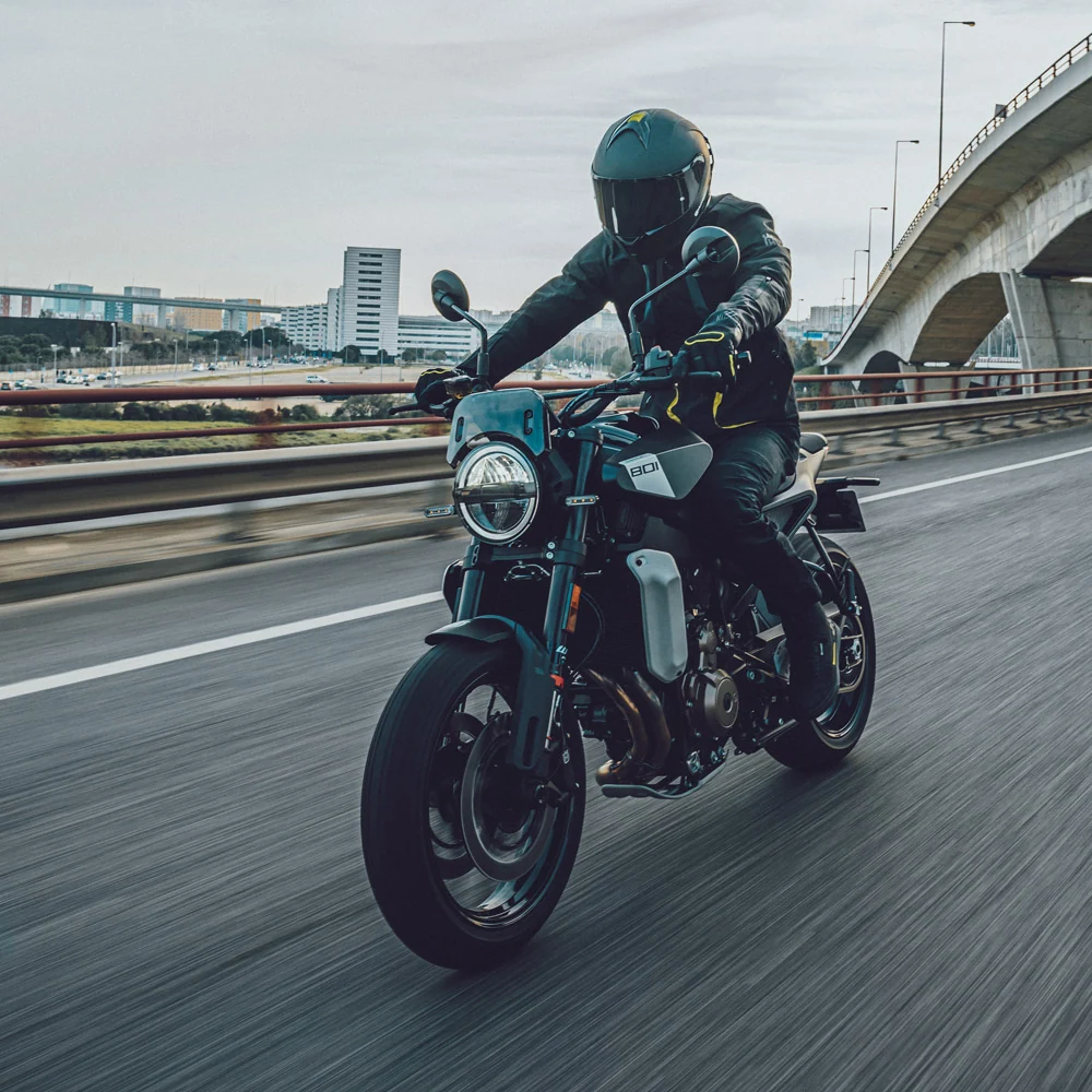 App Ride Husqvarna Motorcycles — Husqvarna Svartpilen 801