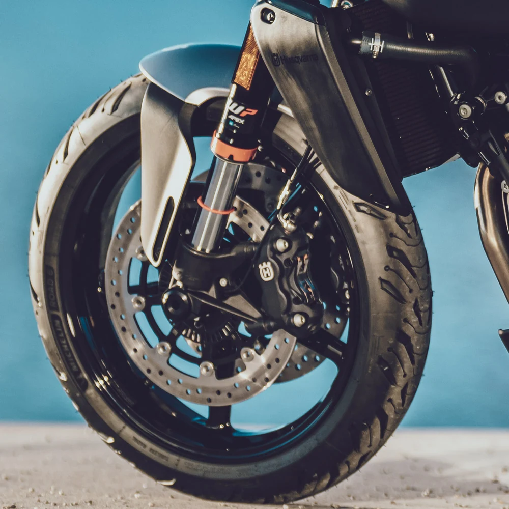 Rodas e pneus — Husqvarna Vitpilen 801 L