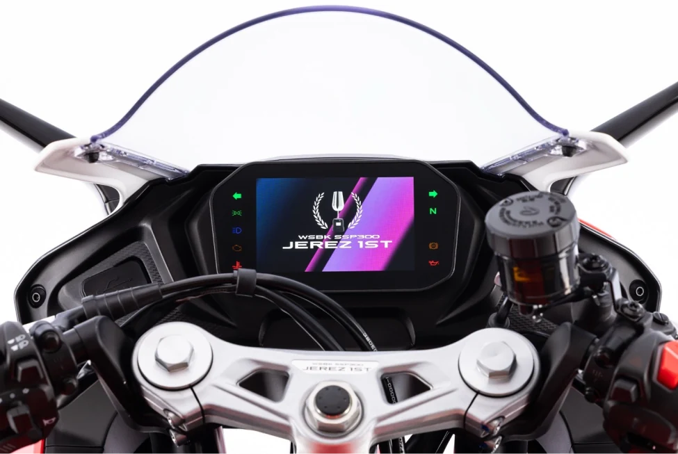 ECRÃ TFT DE 7" COM CONECTIVIDADE "MIRRORING" — Kove 350RR