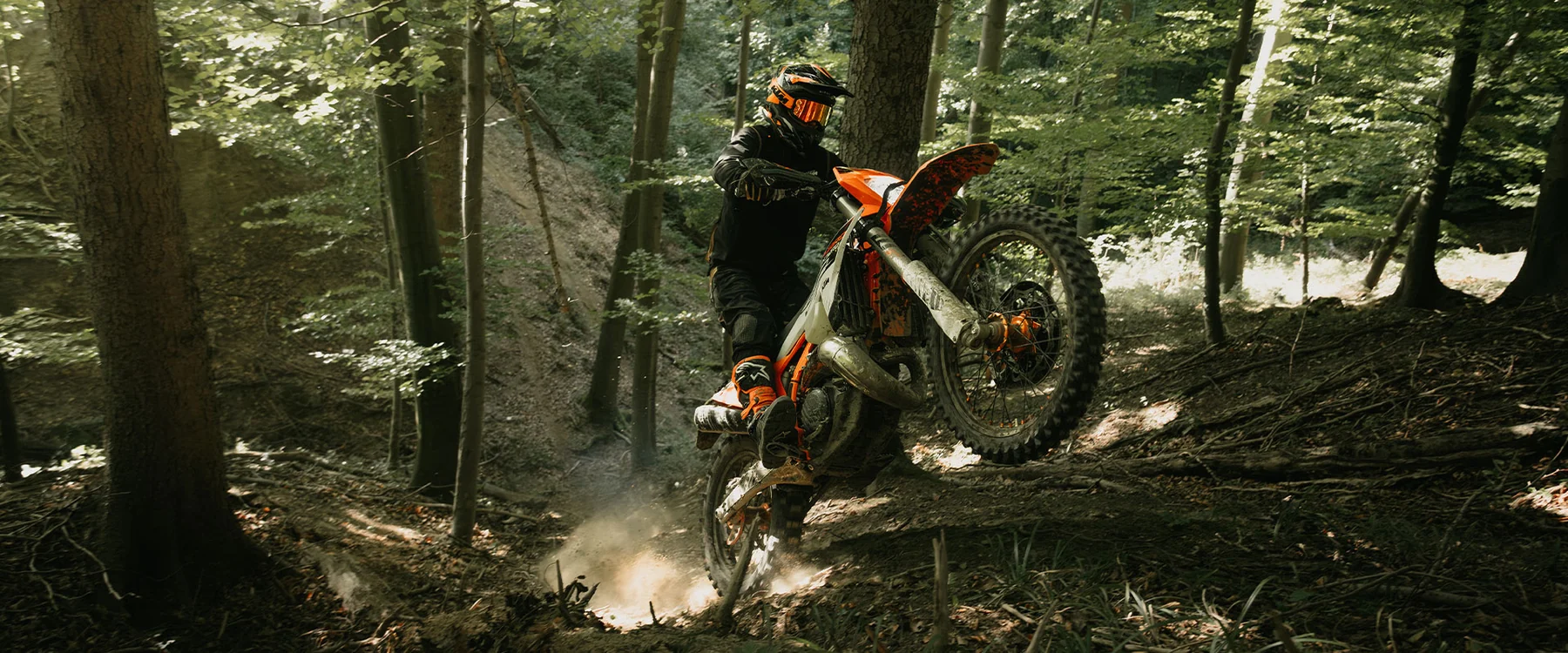 KTM 300 EXC HARDENDURO — fotografia oficial em utilização