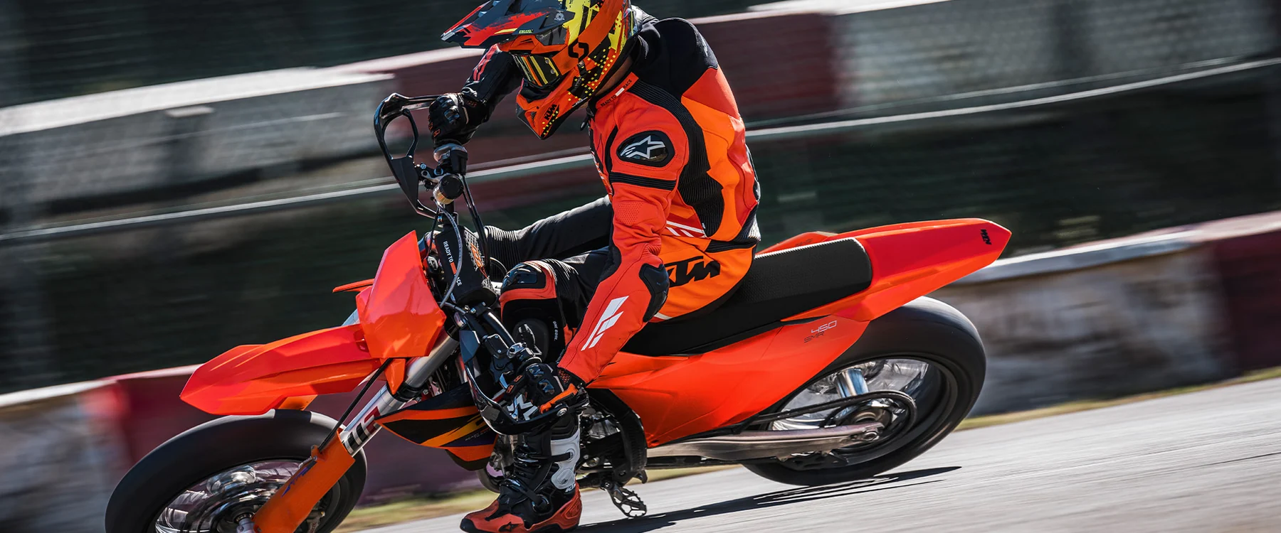KTM 450 SMR — fotografia oficial em utilização