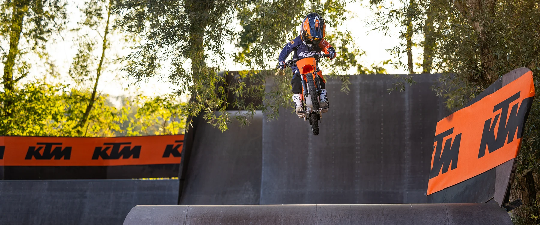 KTM SX-E 2 — fotografia oficial em utilização