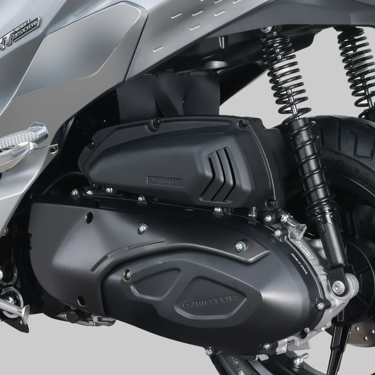 MOTOR MONOCILÍNDRICO DE 4 VÁLVULAS — QJMotor FORT 350 EVO