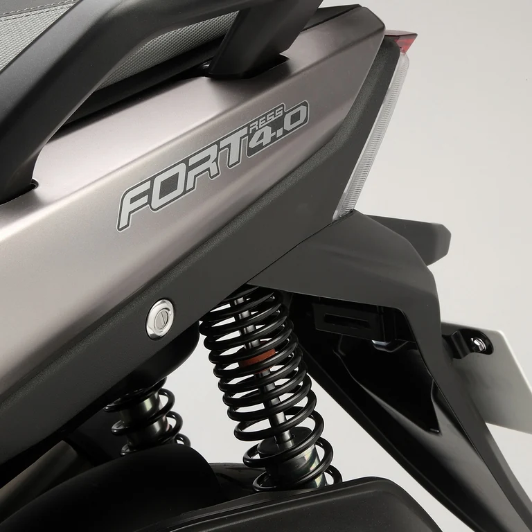 SUSPENSÕES KYB — QJMotor FORT 4.0