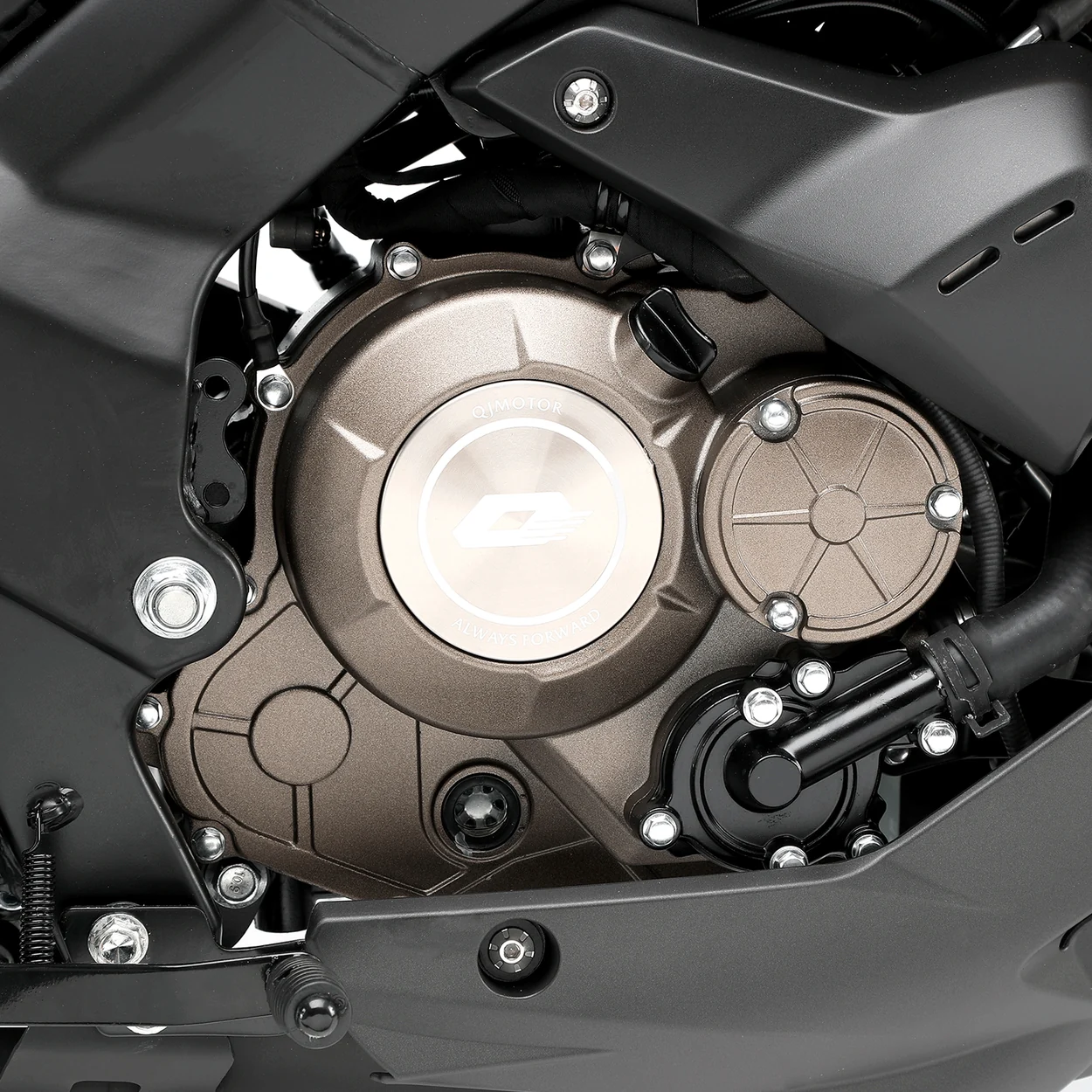 MOTOR MONOCILÍNDRICO 125 CC DE 4 VÁLVULAS — QJMotor SRK 125 S