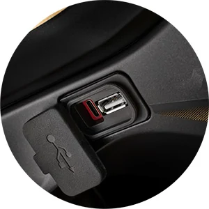 ENTRADA USB E USB-C — QJMotor SRK 600 41 kW