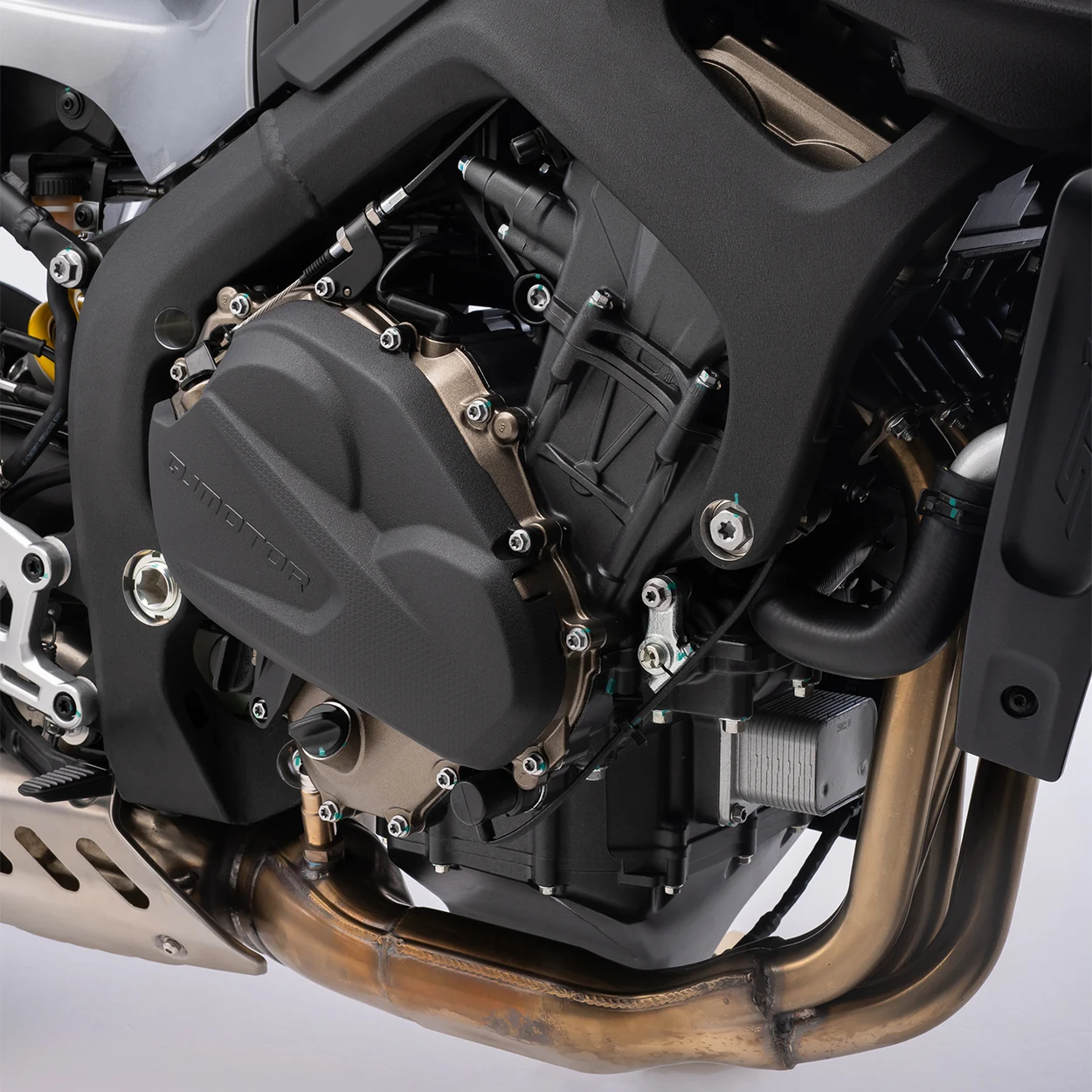 MOTOR TETRACILÍNDRICO 778 CC — QJMotor SRK 800 35 kW