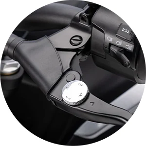 MANETES E TRAVÃO E EMBRAIAGEM REGULÁVEIS — QJMotor SRK 800 35 kW