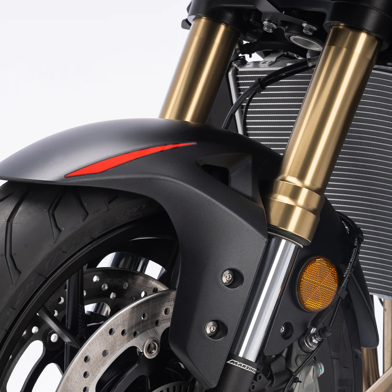 SUSPENSÃO DIANTEIRA MARZOCCHI MULTI-REGULÁVEL — QJMotor SRK 800 70 kW