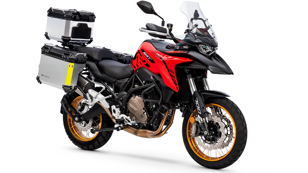QJMotor SRT 700X 54 kW em Vermelho