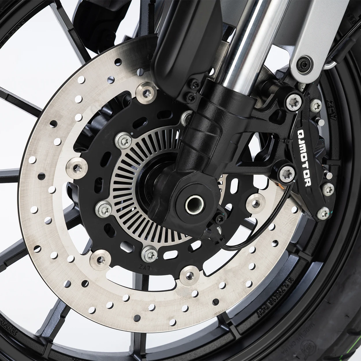 SISTEMA DE TRAVAGEM COM ABS — QJMotor SRV 12