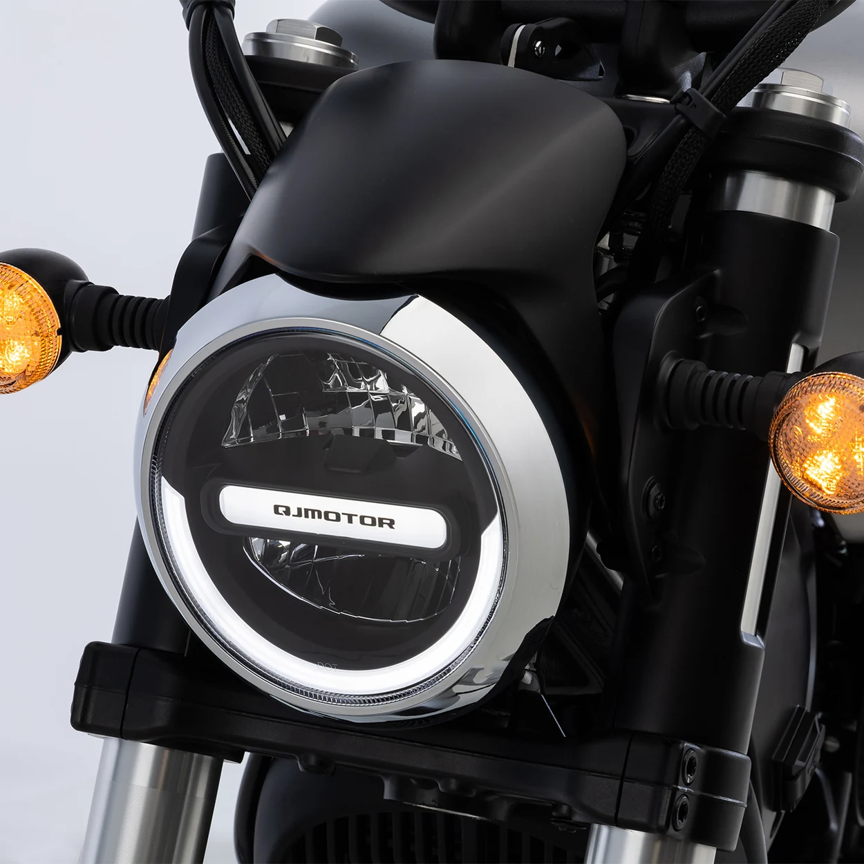ILUMINAÇÃO FULL LED — QJMotor SRV 12