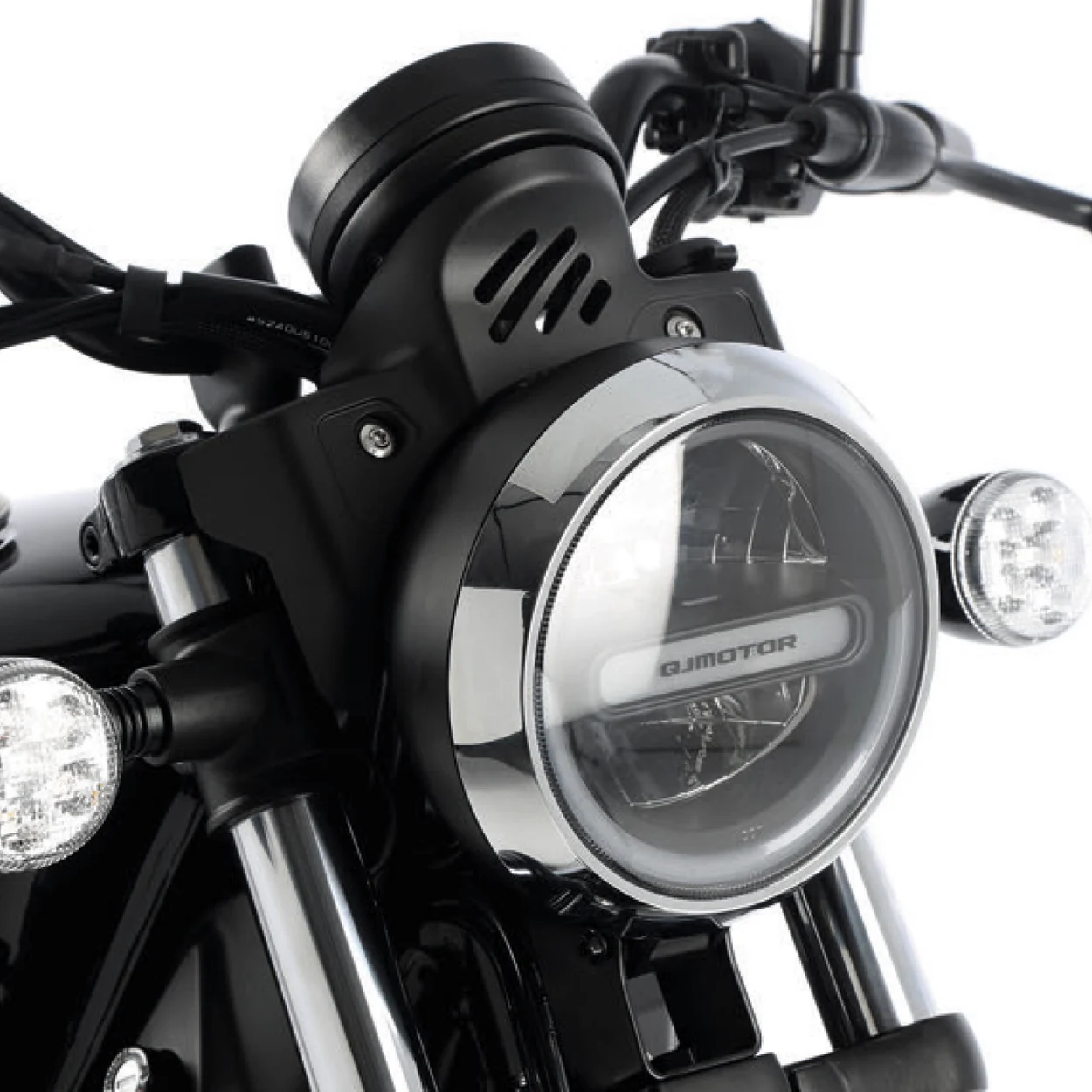 ILUMINAÇÃO FULL LED — QJMotor SRV 125
