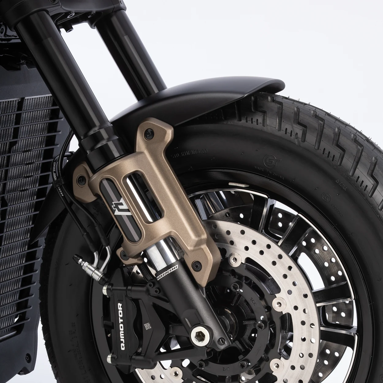 SUSPENSÕES MARZOCCHI MULTI-REGULÁVEIS — QJMotor SRV 600V